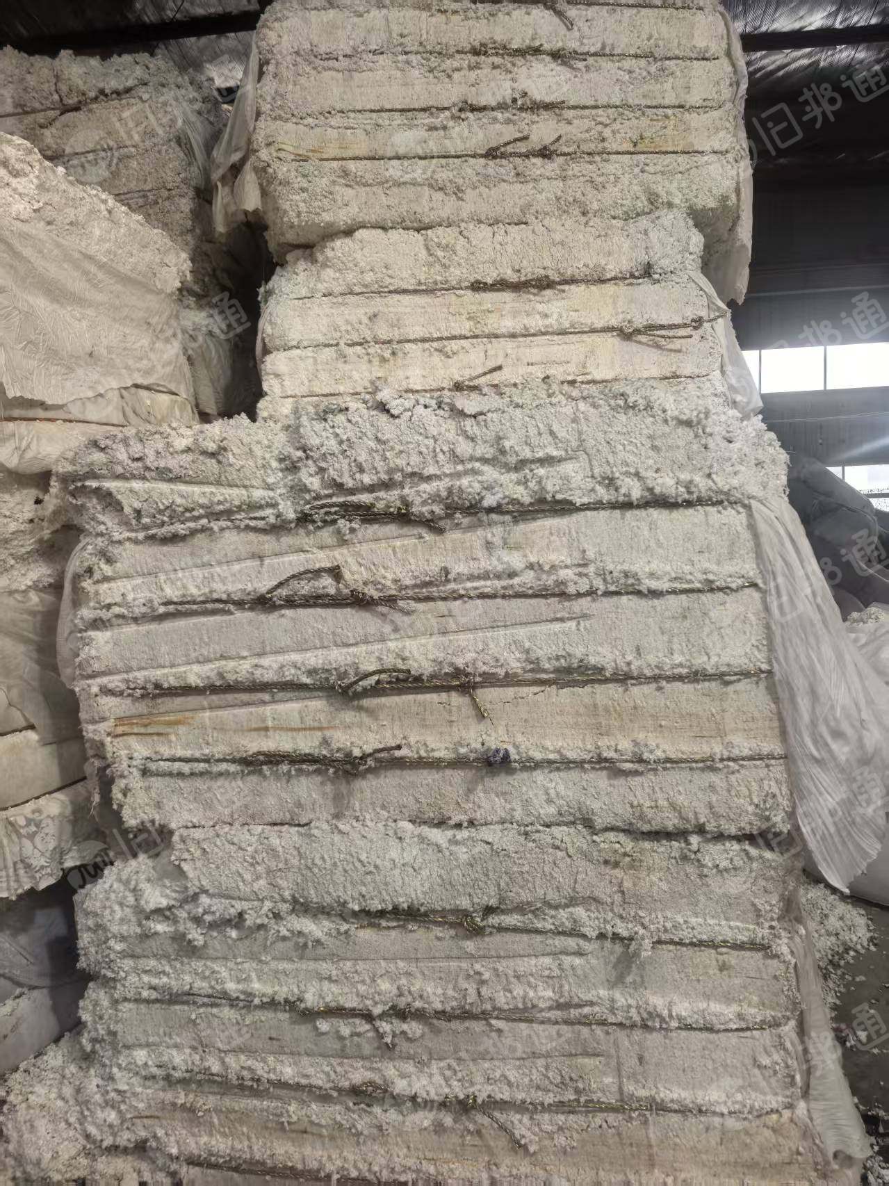 长期大量回收纺织厂水磨毛料，涤纶磨毛料，涤纶毛毛料。