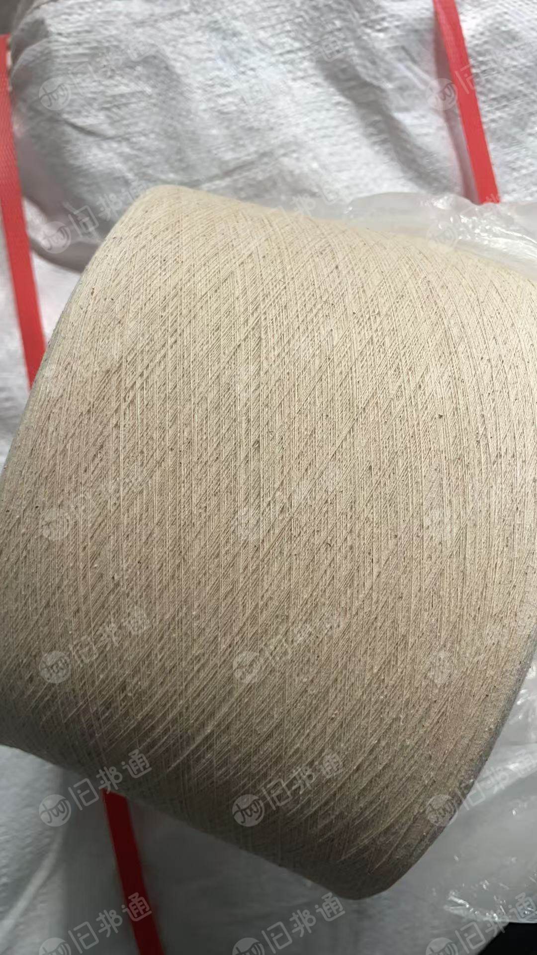 出售环锭纺下来的纯棉纱线，纯棉棉纱，库存纱线，21支的，12个轴子一包，现货35吨