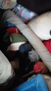 出售涤棉拼卷布，涤棉卷布，带点弹力，可以做口袋布，现货有3吨左右，货在江苏常州