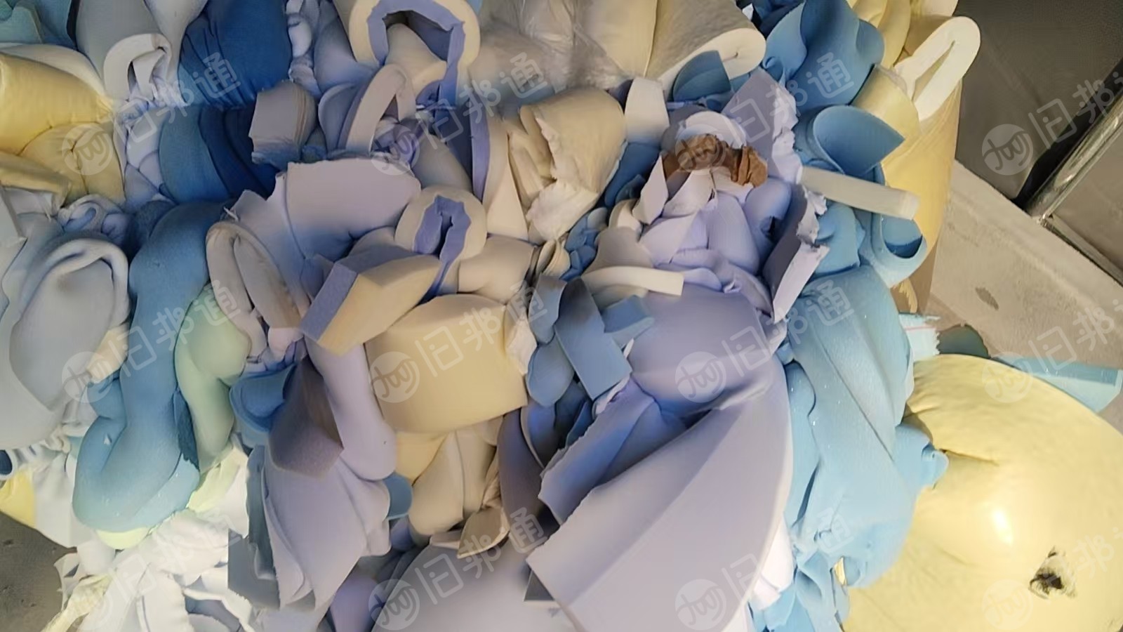 出售海绵切边料，废海绵，记忆棉边角料等，货在江苏南通