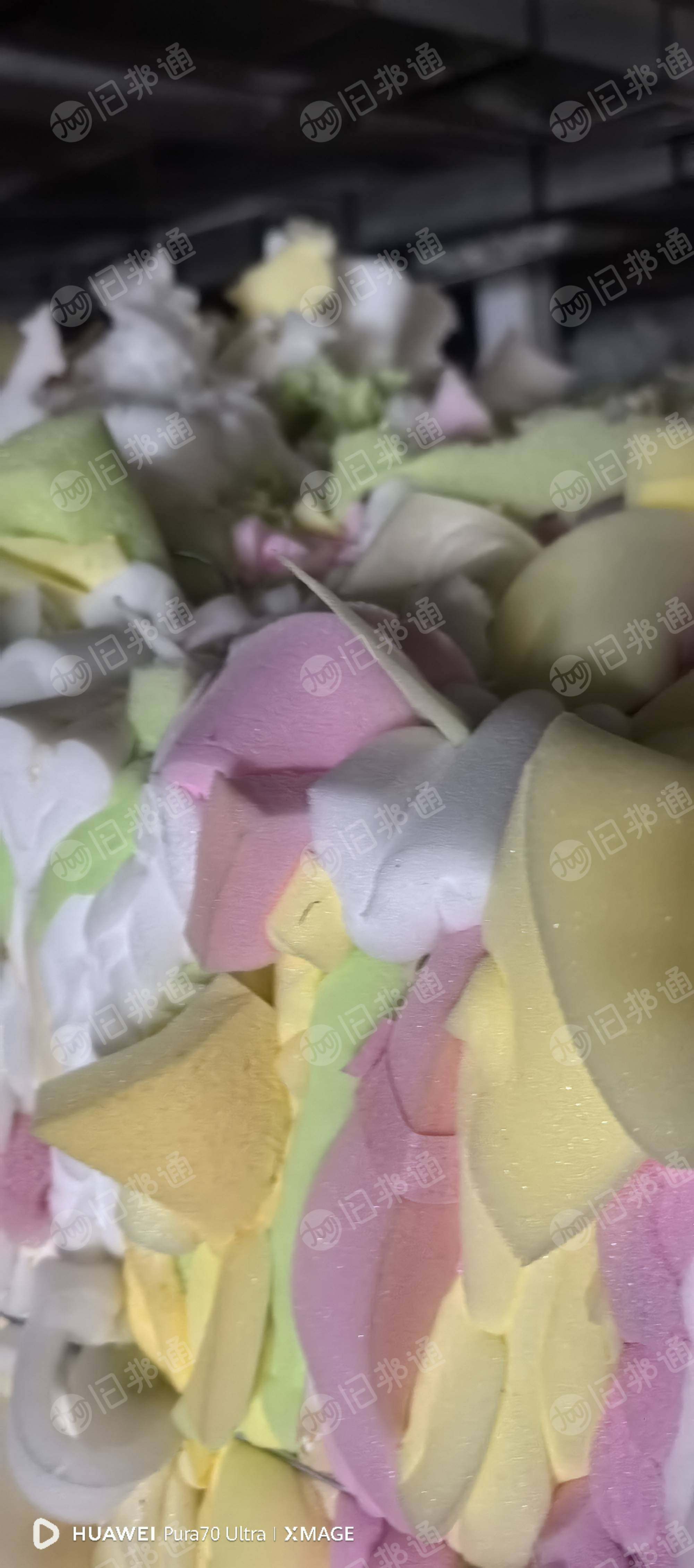 出售家居厂下来的海绵边角料，家居海绵，家具海绵，无皮无粉的，现货四五十吨