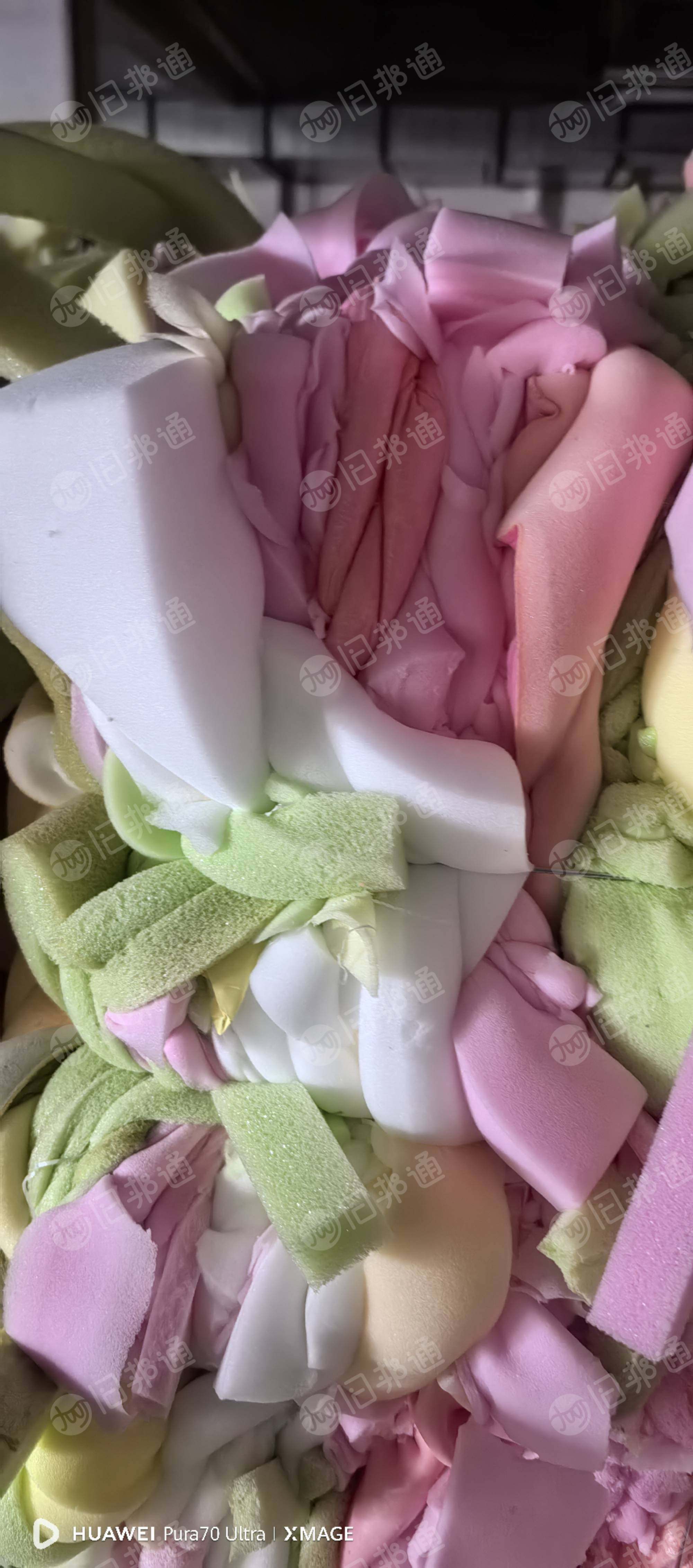 出售家居厂下来的海绵边角料，家居海绵，家具海绵，无皮无粉的，现货四五十吨