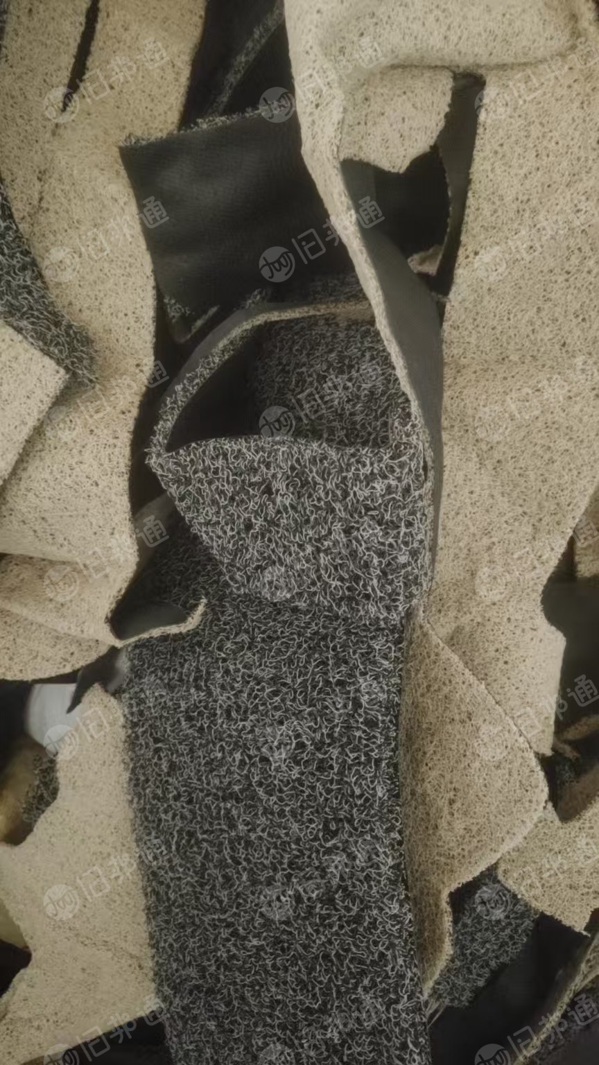 常年出售PVC地毯丝破碎料