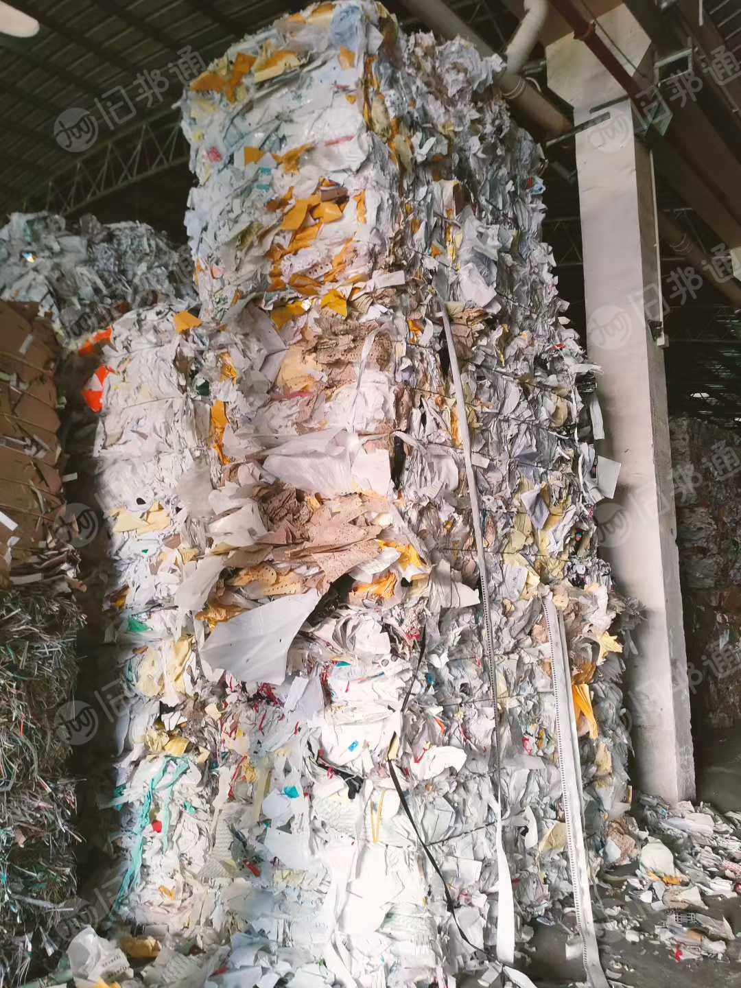 长期出售废不干胶纸压包料