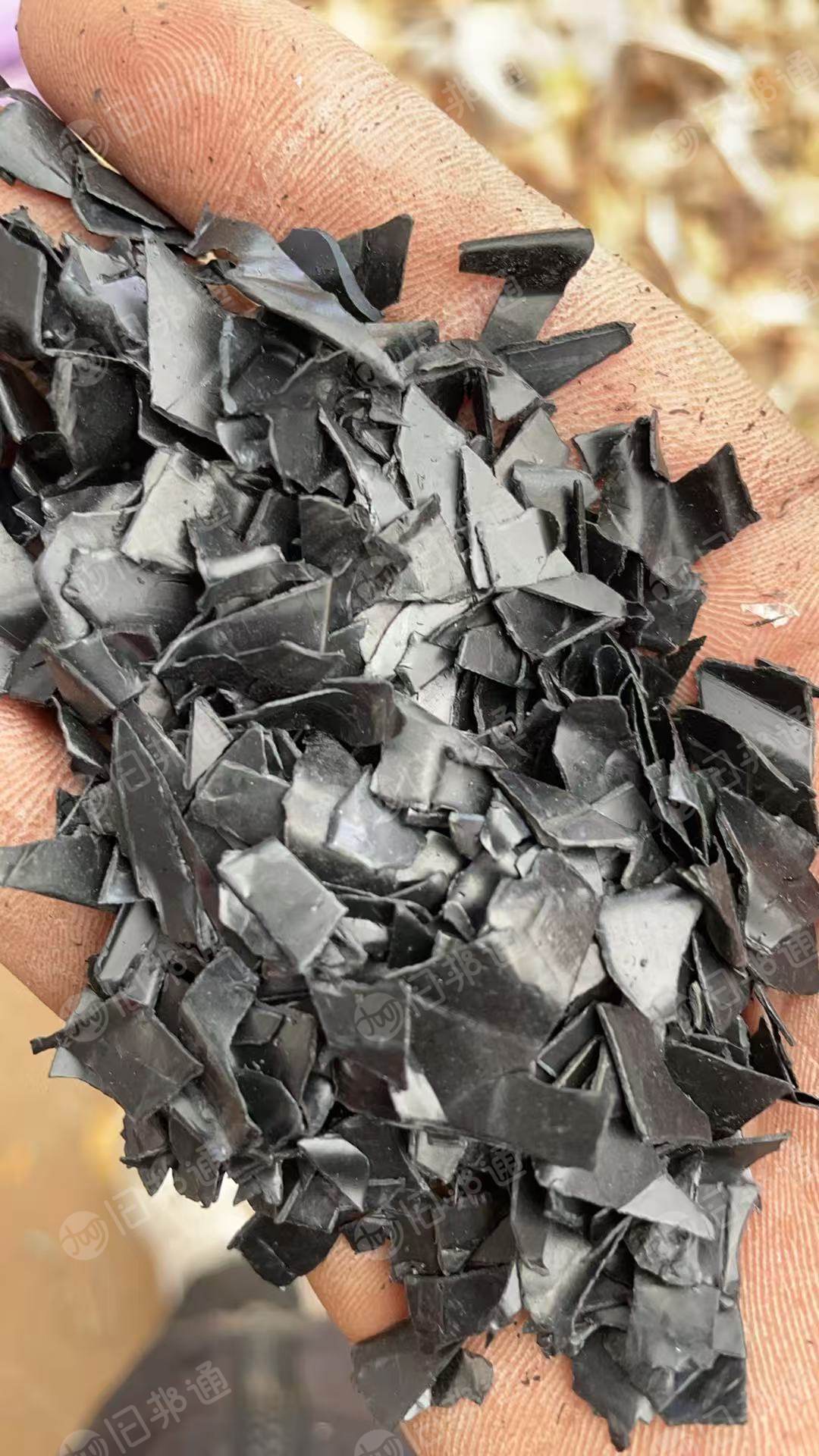 出售黑色PS吸塑盒破碎料，带标签跟不带标签的通粉，现货5吨，也有片材级的