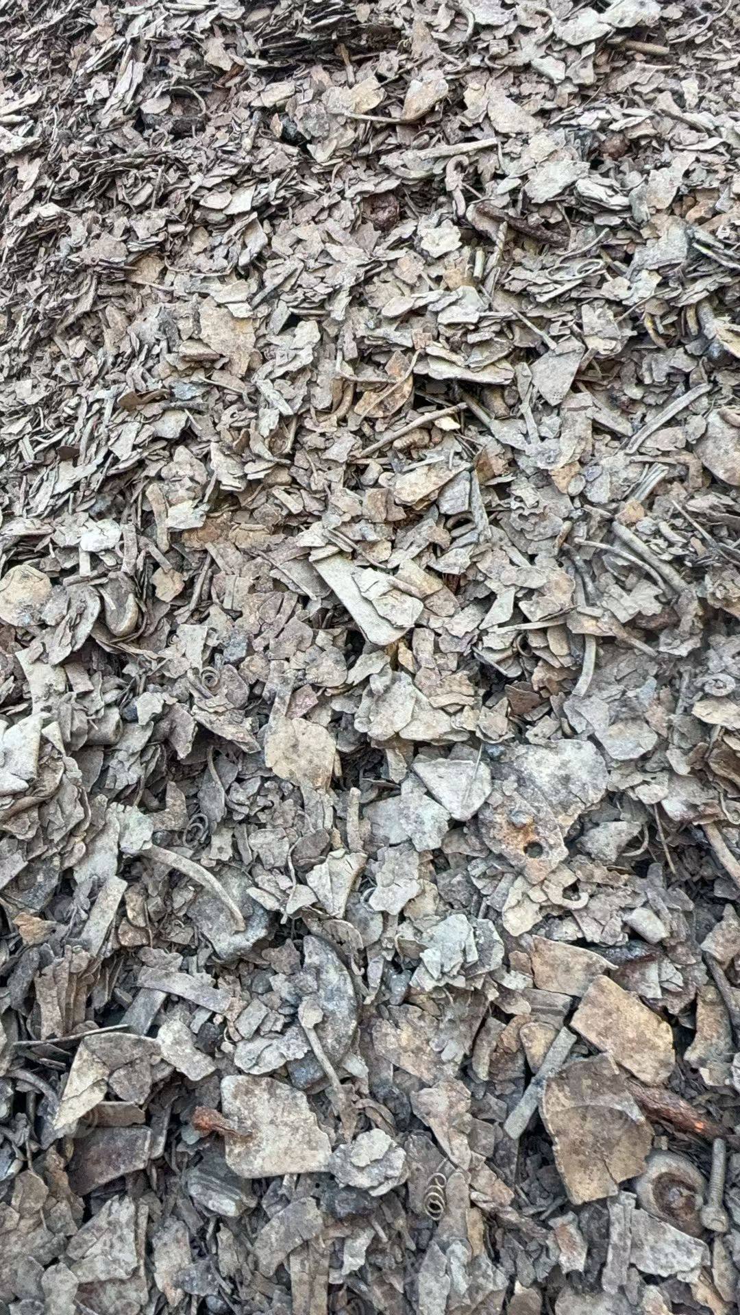 出售：四个多镍、五个多镍、含铬10至14个左右，镍铬并炉料，出钢水率9.3左右、现货300吨左右