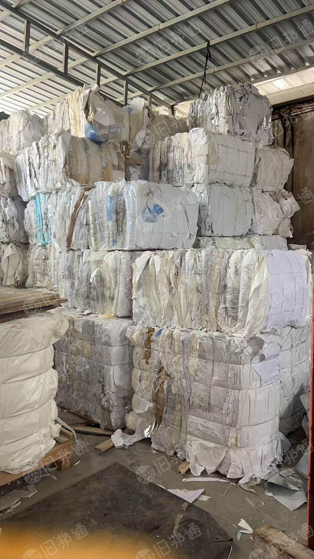 长期出售带膜不干胶纸压包料