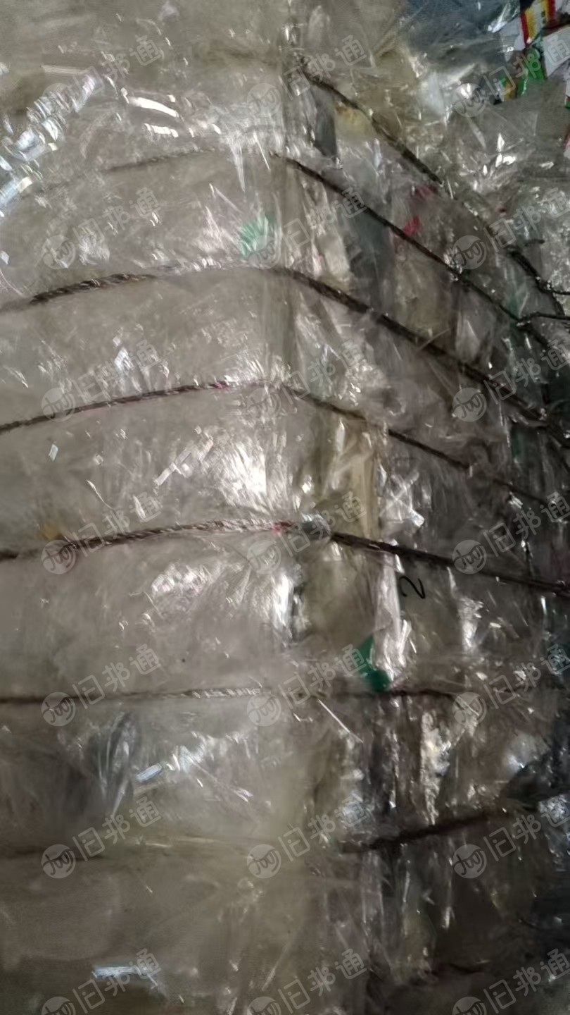 出售PET轻胶膜废料，卷筒散膜压包统货出，现货70吨左右