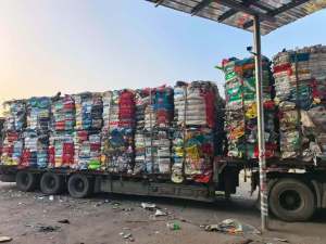 出售花丙压块，涂料桶压块