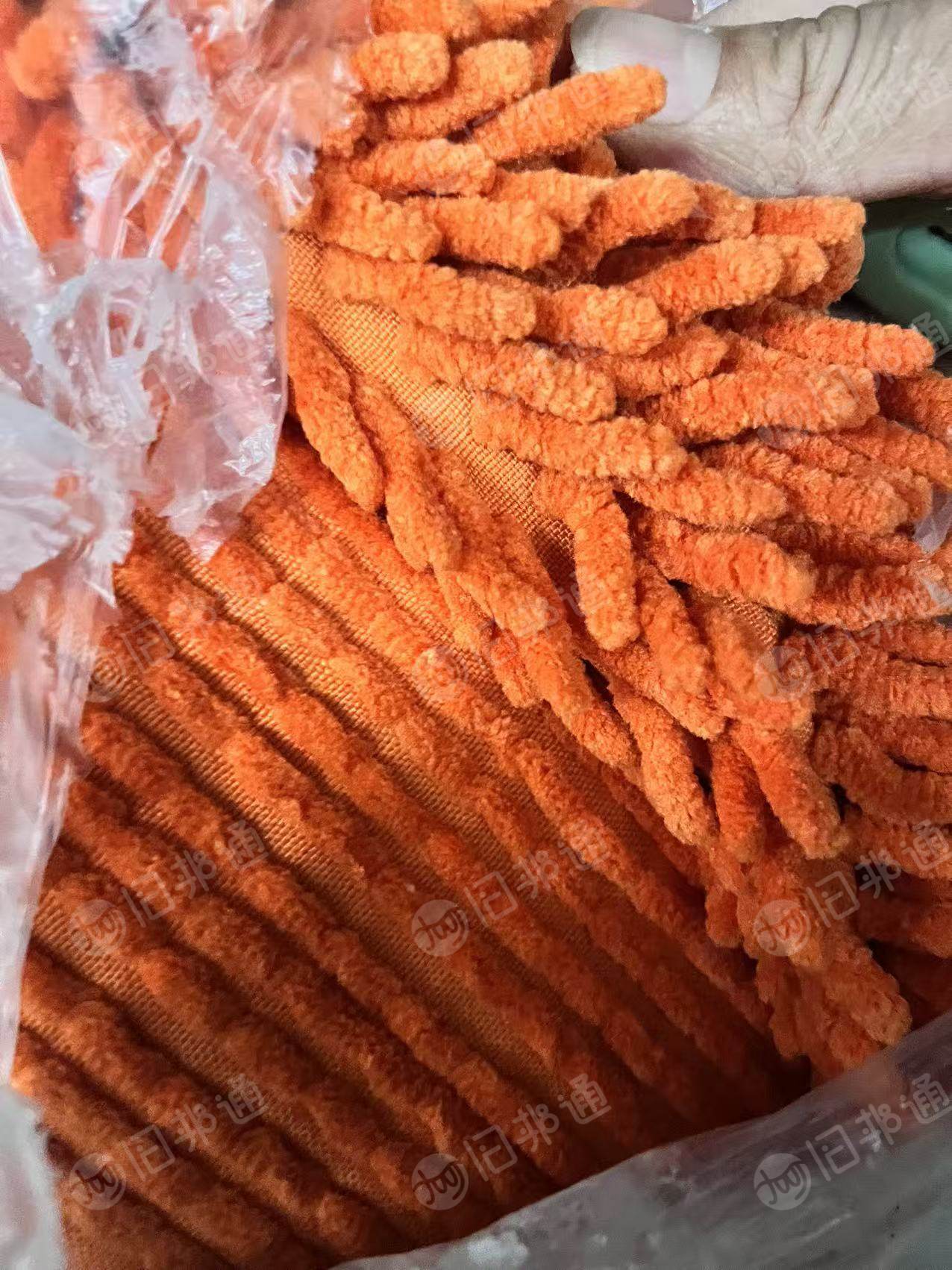 厂家出售雪尼尔库存布，可以做地拖，现货有四五吨，货在山东淄博