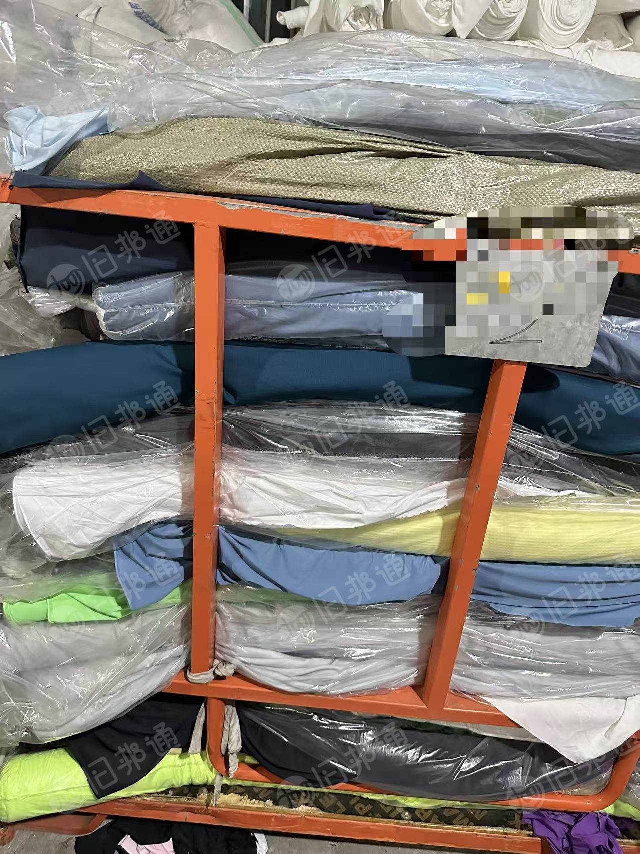 出售库存卷布，库存服装处理布，涤氨材质，也有涤棉空气层，大小卷都有，现货有3吨多