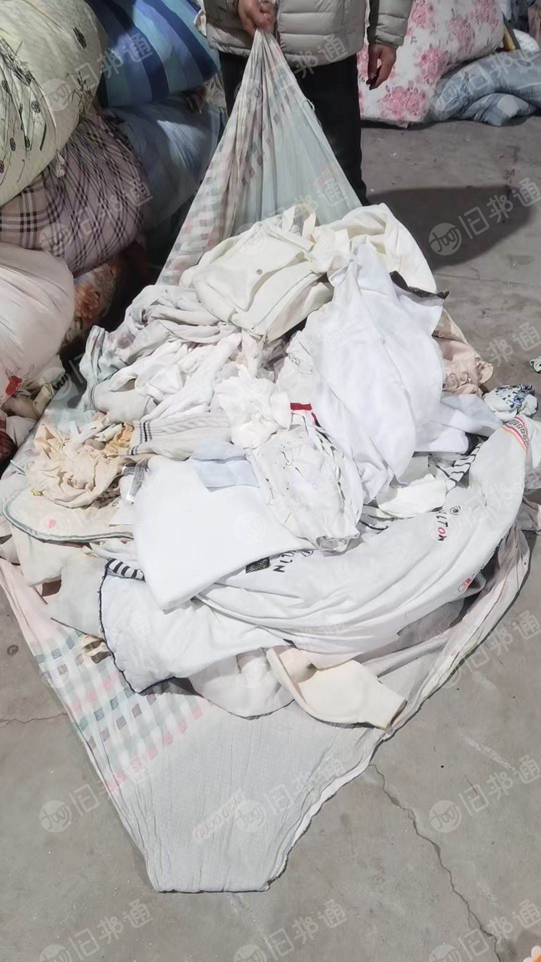 长期出售旧衣服大白，白料，开花料，月供几十吨，货在河北石家庄