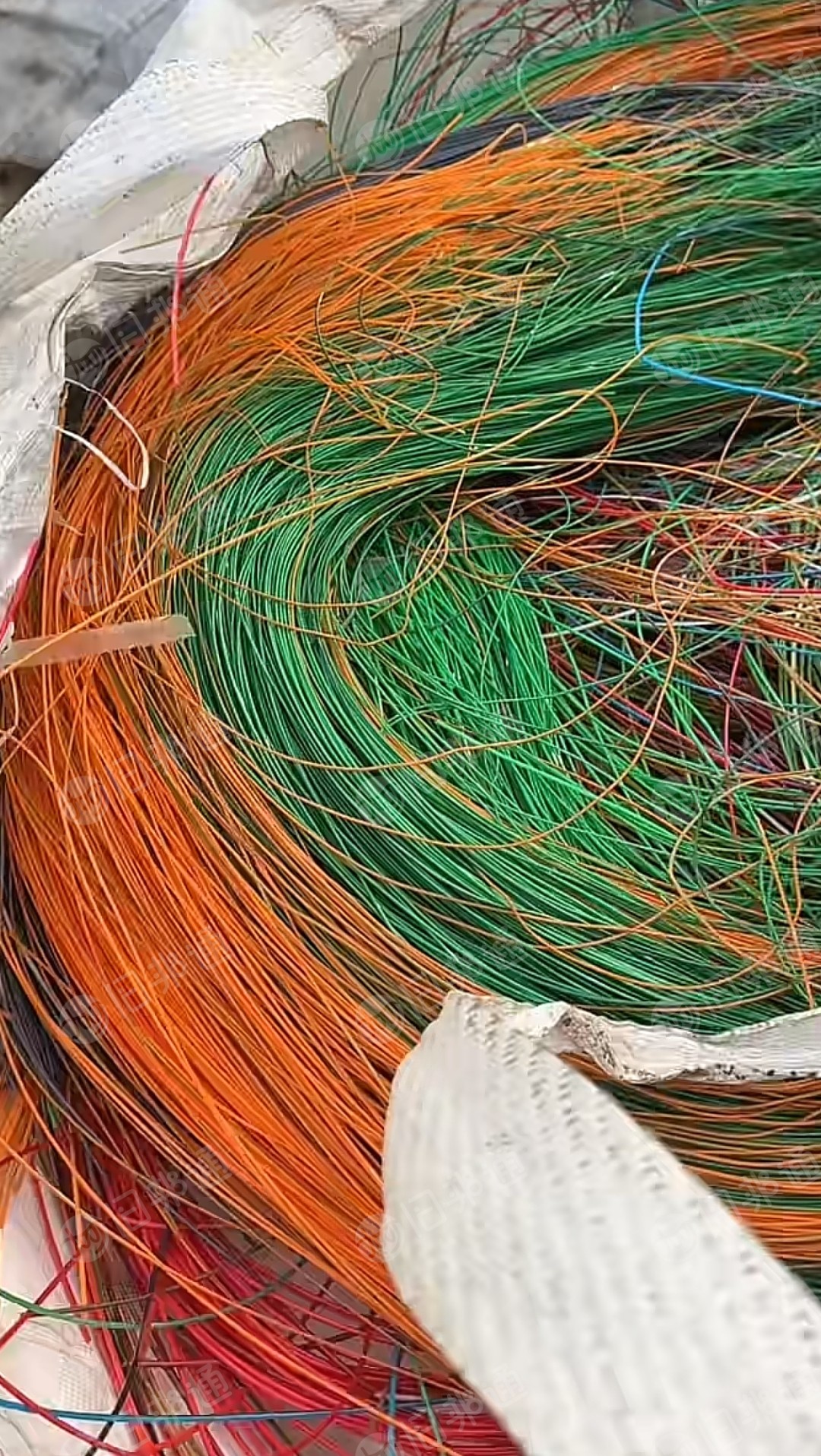 出售PBT油管破碎料，长期有货