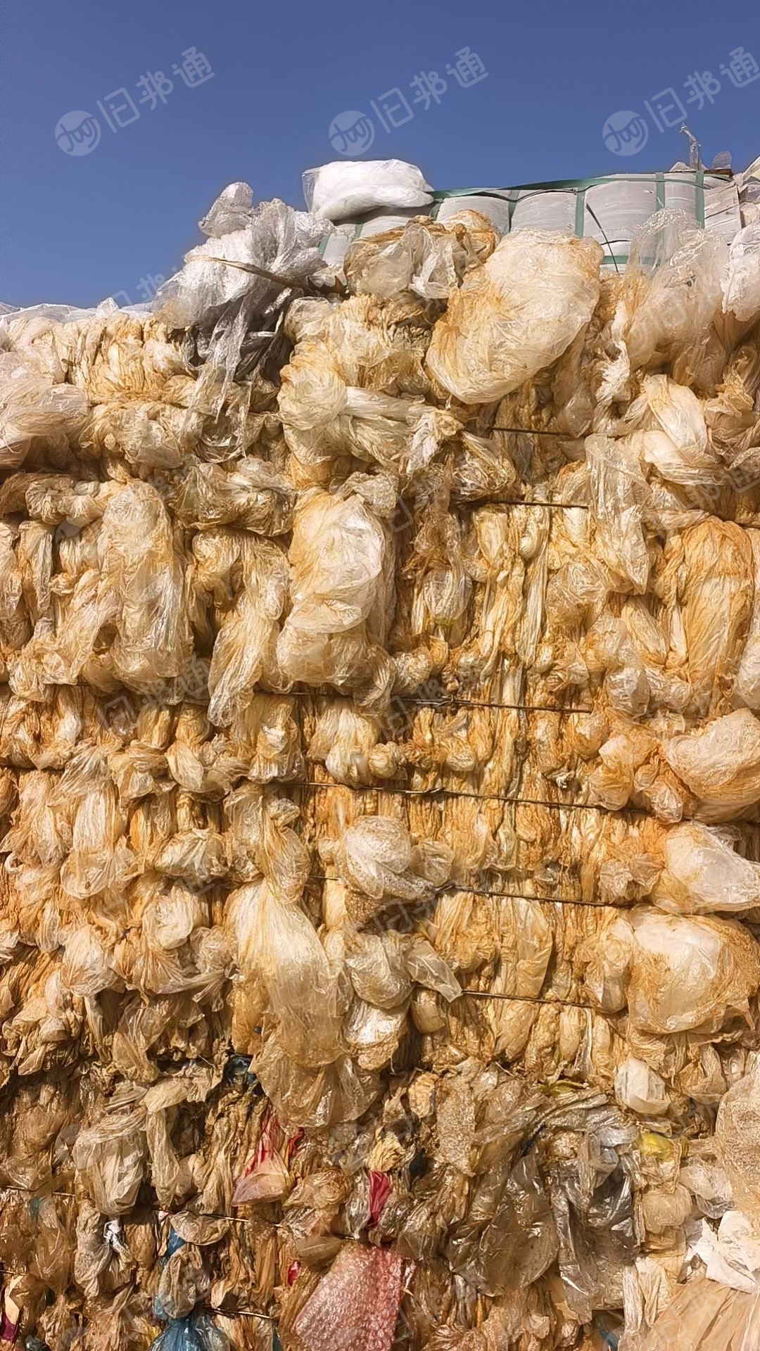 出售PE水洗缠绕膜，混有平板膜和气泡膜，现货70吨左右，月供30来吨