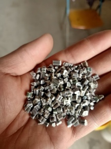 出售PP编织袋颗粒，有不同颜色，非全漂含沉底，过60目，月供100多吨