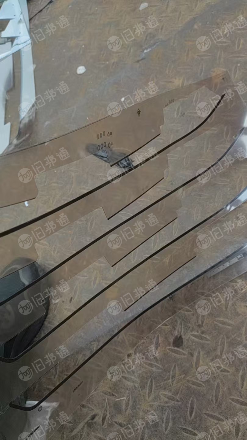 出售PC毛料，带油墨的，汽车上下来的，也有破碎料。现货几吨