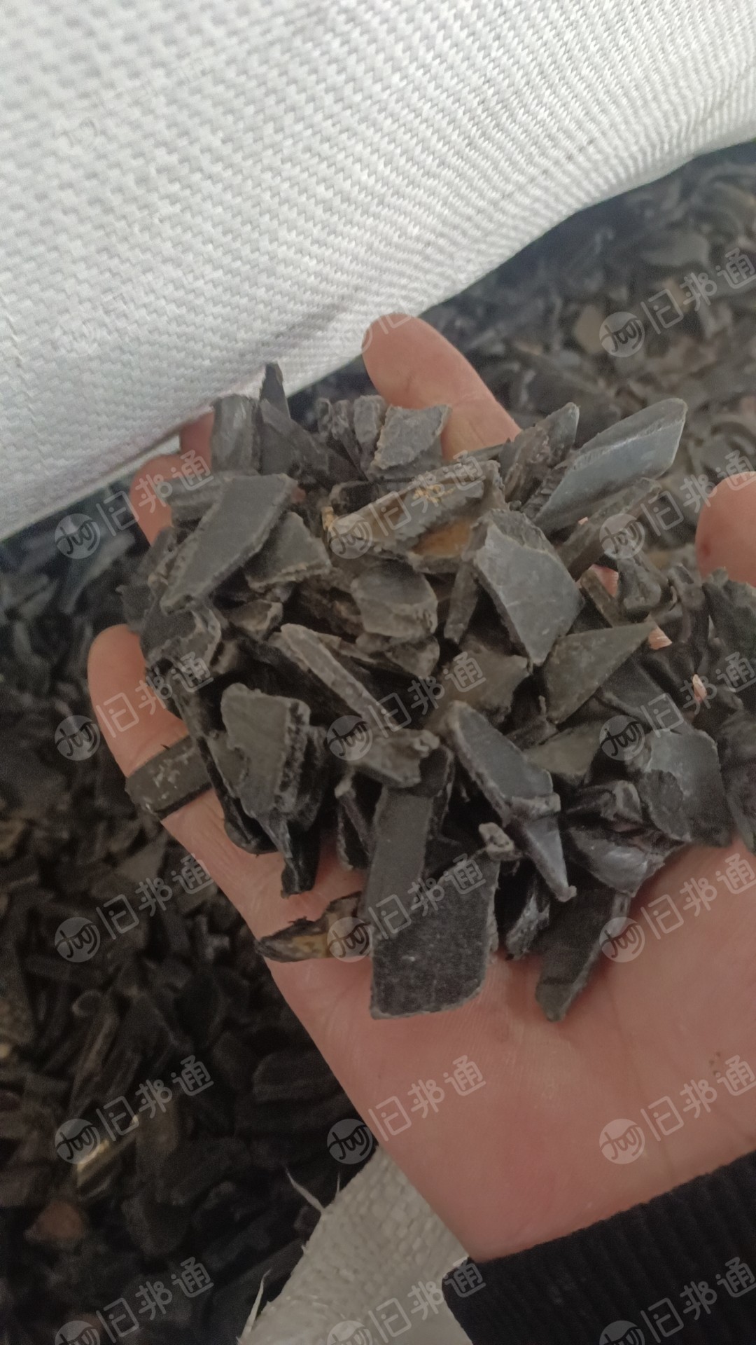 出售汽车尼龙破碎料，单6双6都有