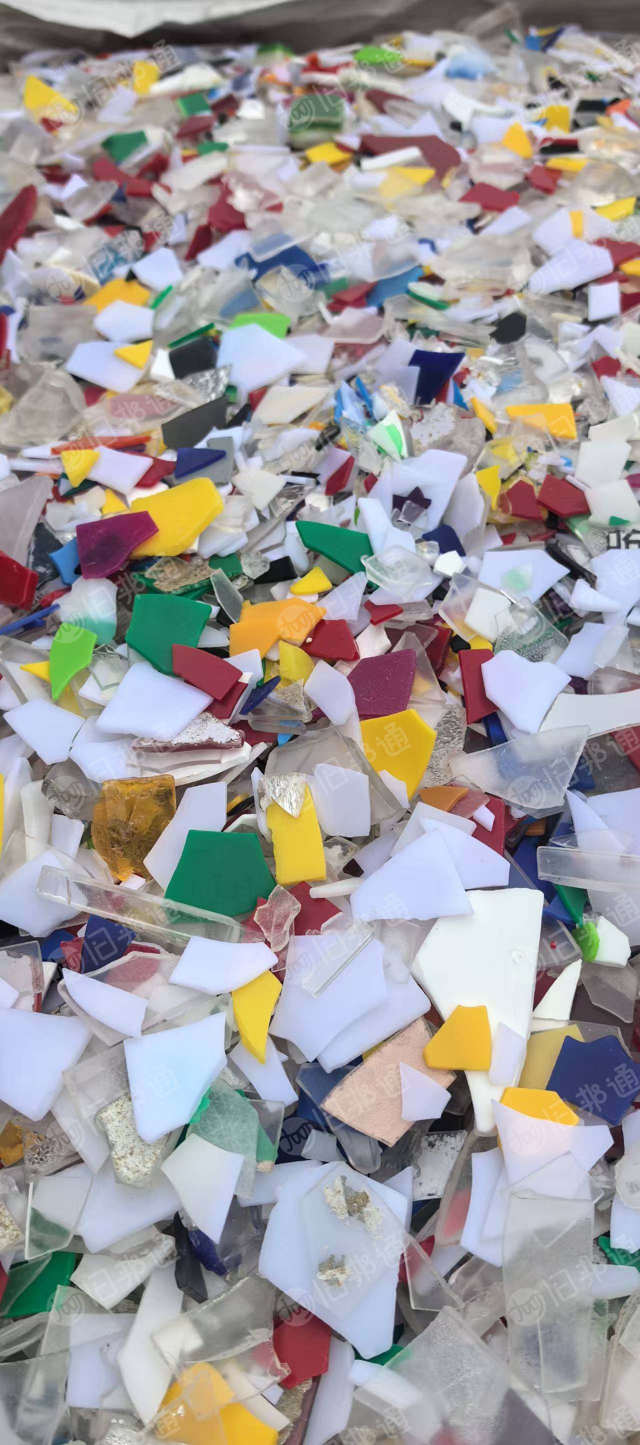 长期出售亚克力破碎料，杂色透明一起