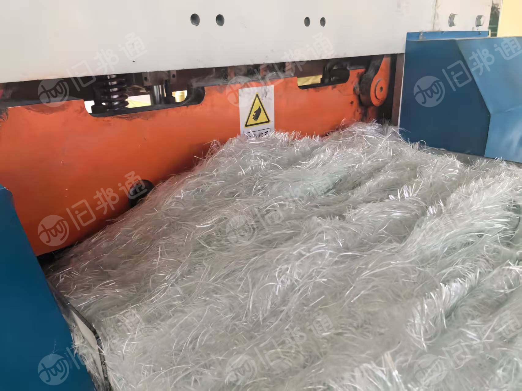 长期出售玻璃纤维废丝，玻纤，长丝，短纤都有，货在山东泰安