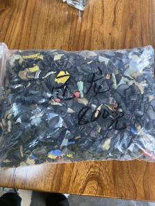 出售钢厂下来的汽车尼龙破碎料，月供300吨