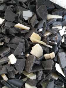 出售尼龙破碎料，尼龙水箱破碎料，钻把破碎料，风叶破碎料，月供200吨