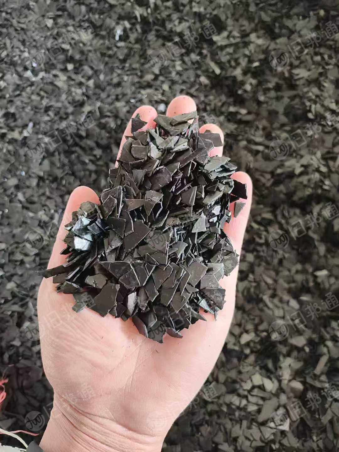 求购PET吸塑盒破碎料，A级透明或者黑色，拉片级