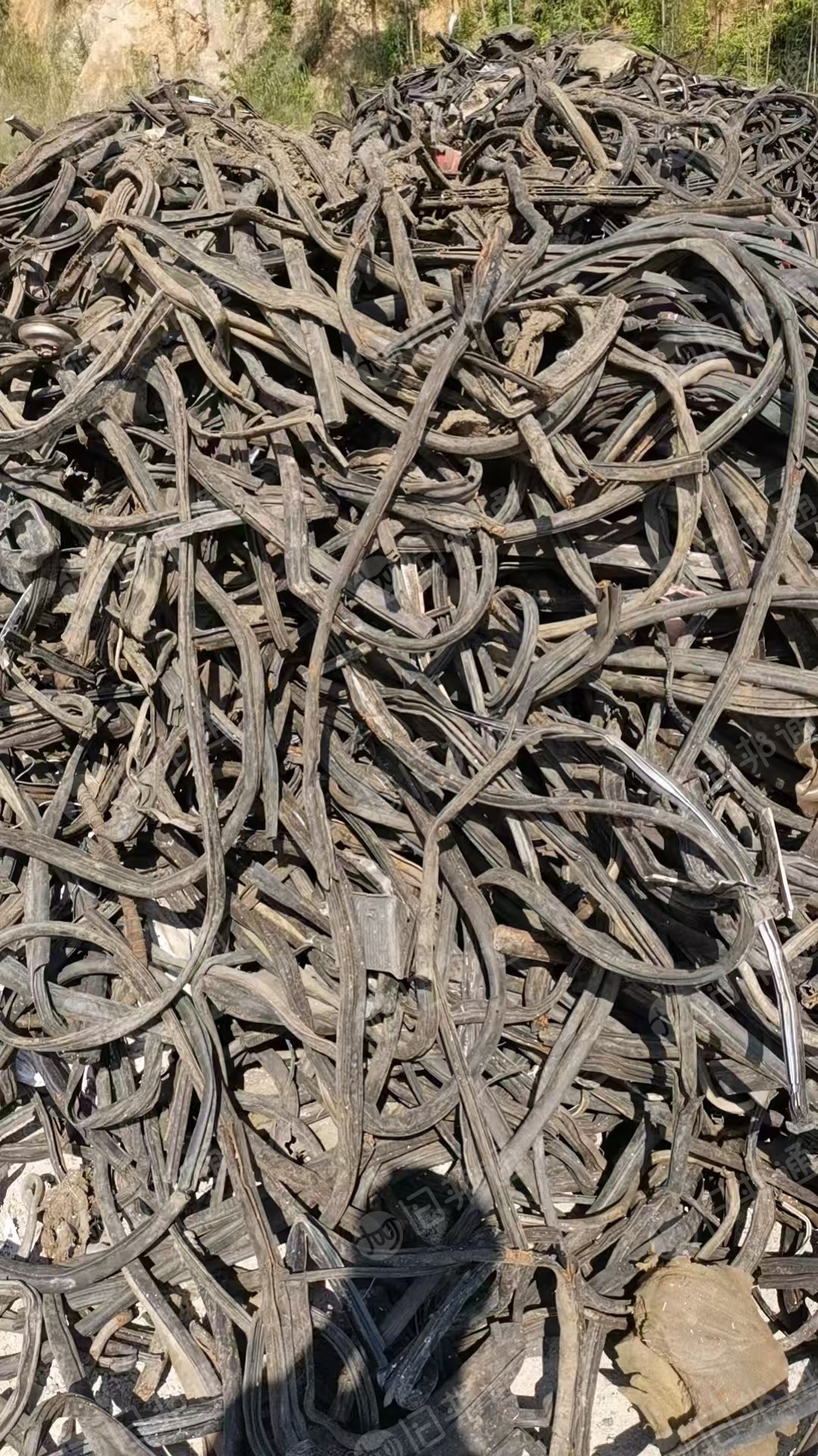 出售废旧橡胶胶条，现货十多吨