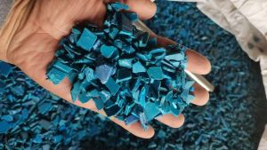 出售蓝色托盘破碎料，现货一挂，可直接上机打产品