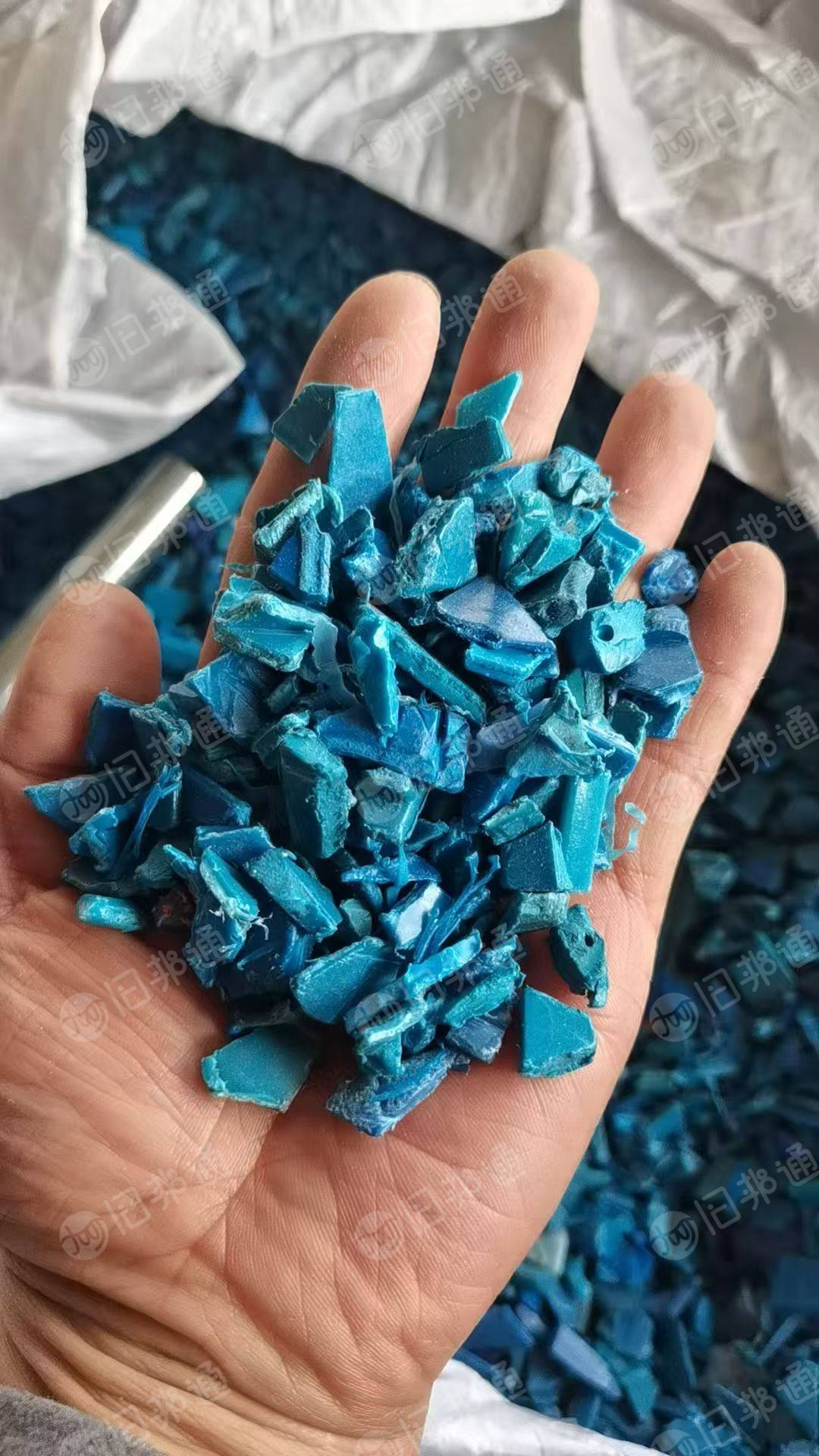 出售蓝色托盘破碎料，现货一挂，可直接上机打产品