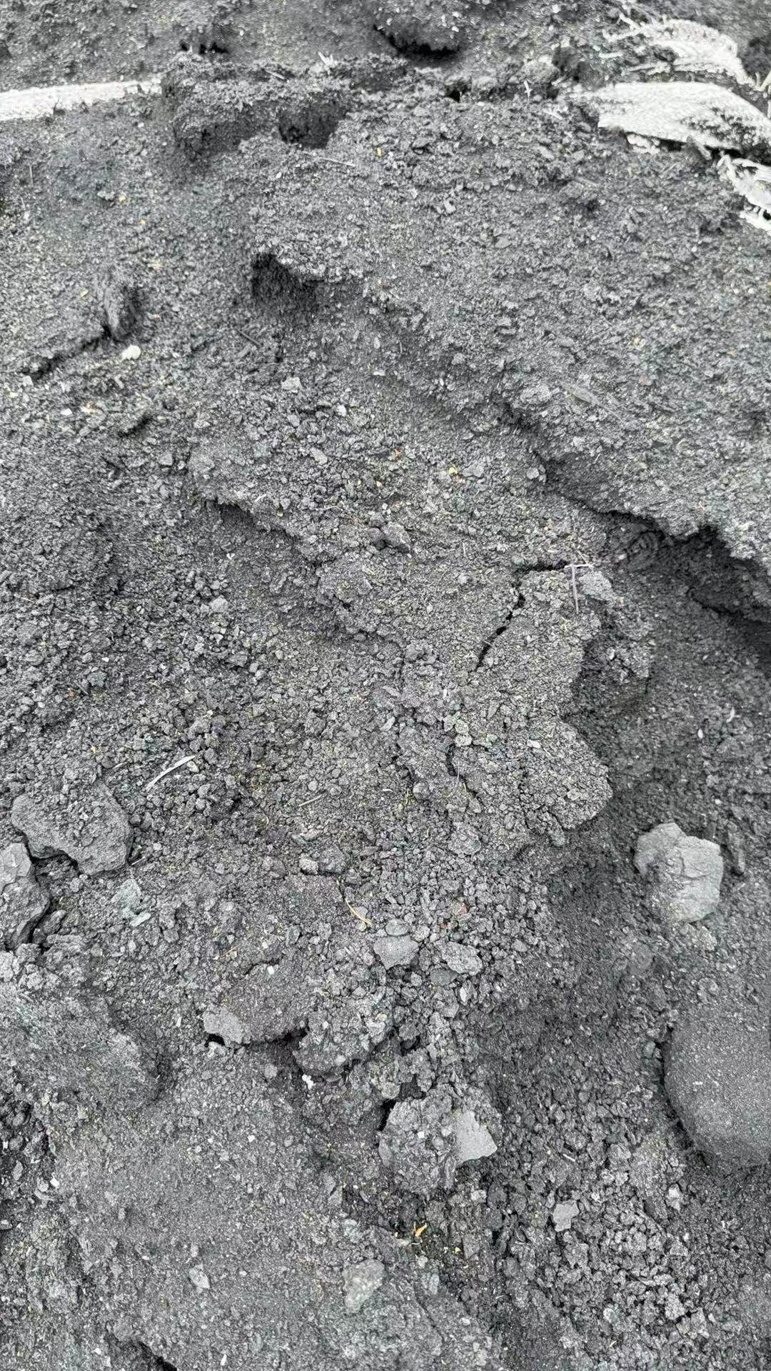 常年大量出售塑碳黑，热值3600几，会吸水，每个月1000把吨