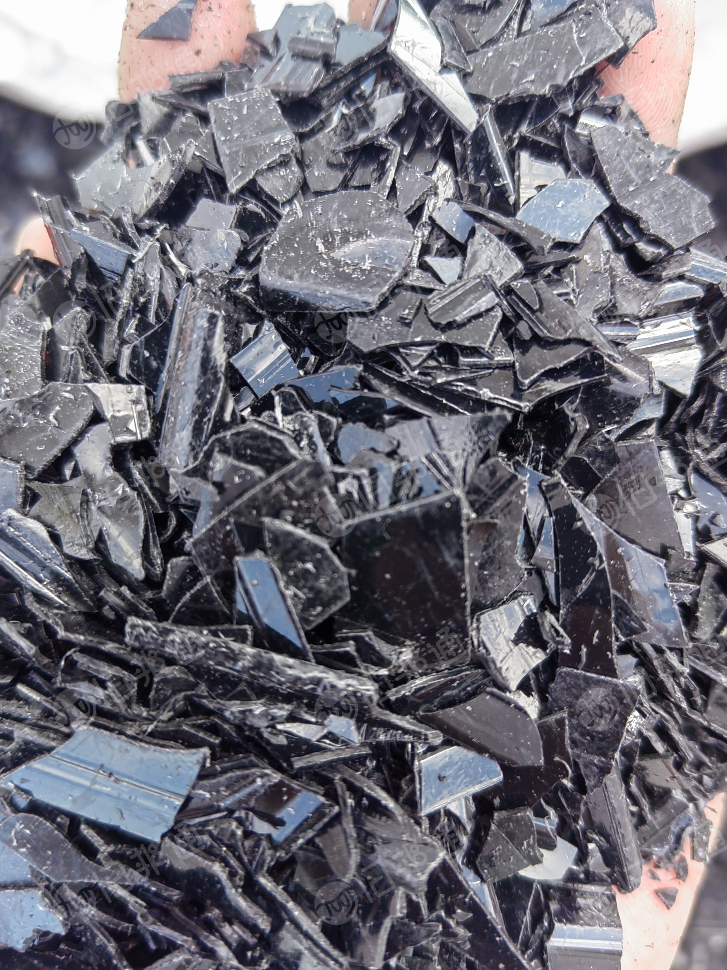 出售黑色pet吸塑盒破碎料，现货50吨，长期有货