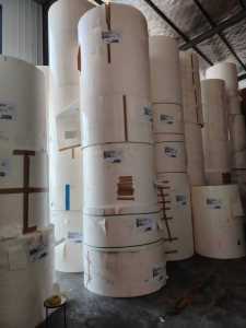 出售食品級淋膜白卡（長纖)250克和300克