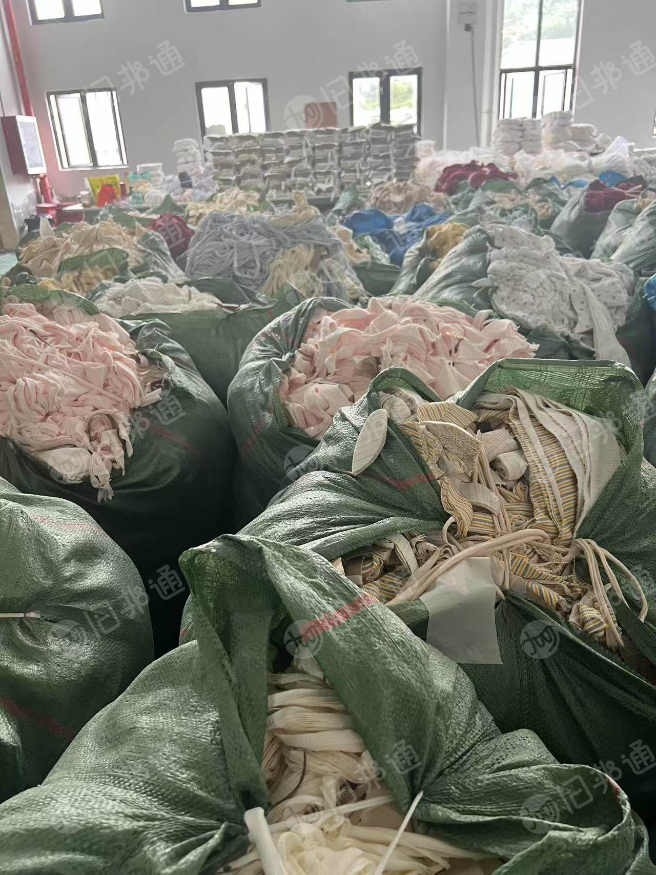 长期出售内衣厂下来的弹力棉，棉布，氨棉废布，分浅色跟黑色，现货几十吨