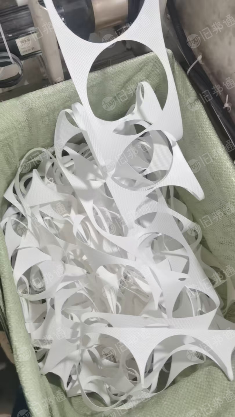 长期出售pp无纺布，pp无纺布边角料，pp无纺布废料