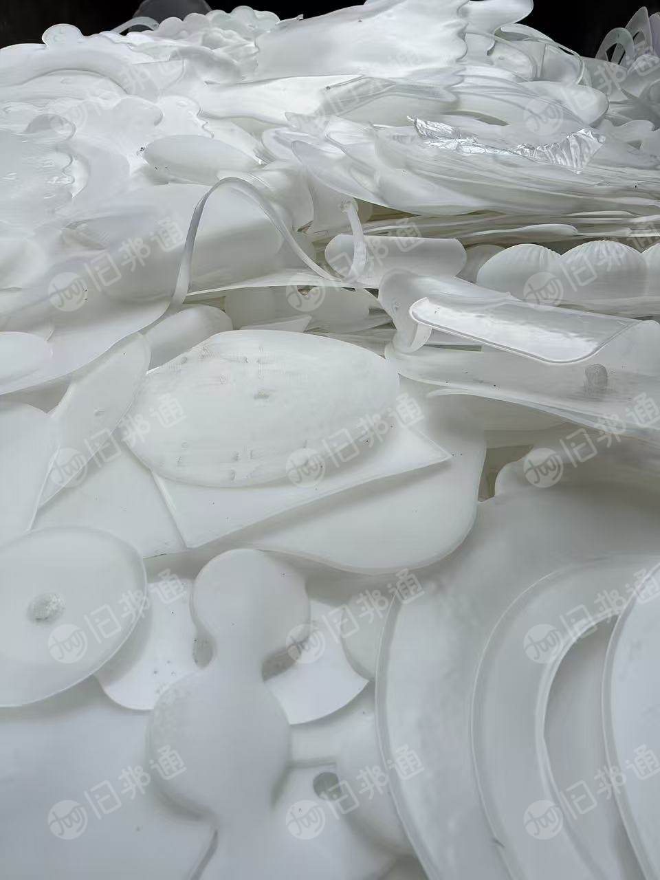 出售白色低压破碎料，管芯破碎的，现货40/50吨