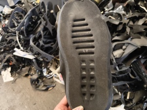 出售eva发泡料，eva鞋底料，月供3-4吨