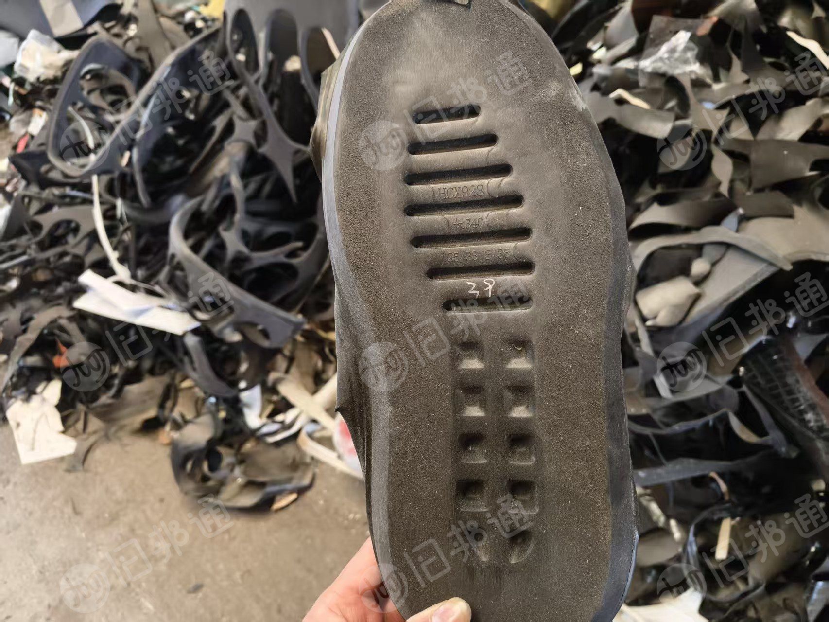 出售eva发泡料，eva鞋底料，月供3-4吨