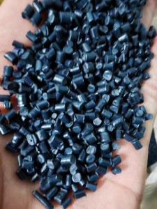长期出售尼龙颗粒，尼龙布颗粒，不含氨纶，现货够车