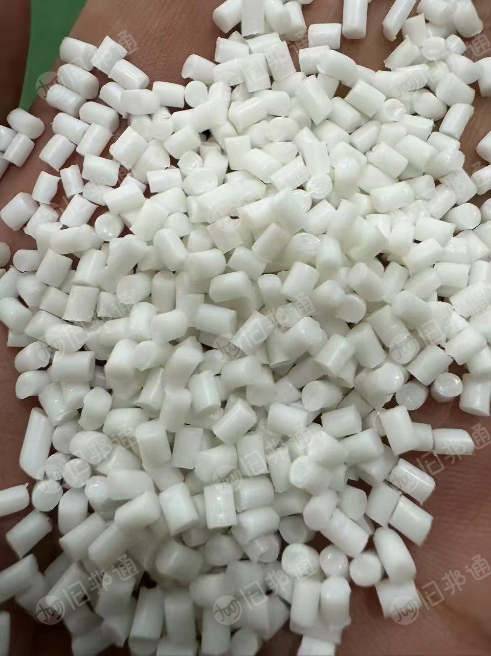 长期出售尼龙颗粒，尼龙布颗粒，不含氨纶，现货够车