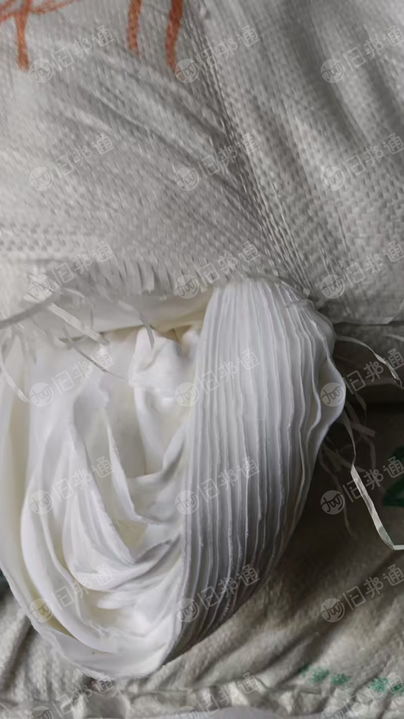 长期出售白色纯尼龙废布，锦纶废布，白烟布，造粒用，月供十几吨，货在山东泰安