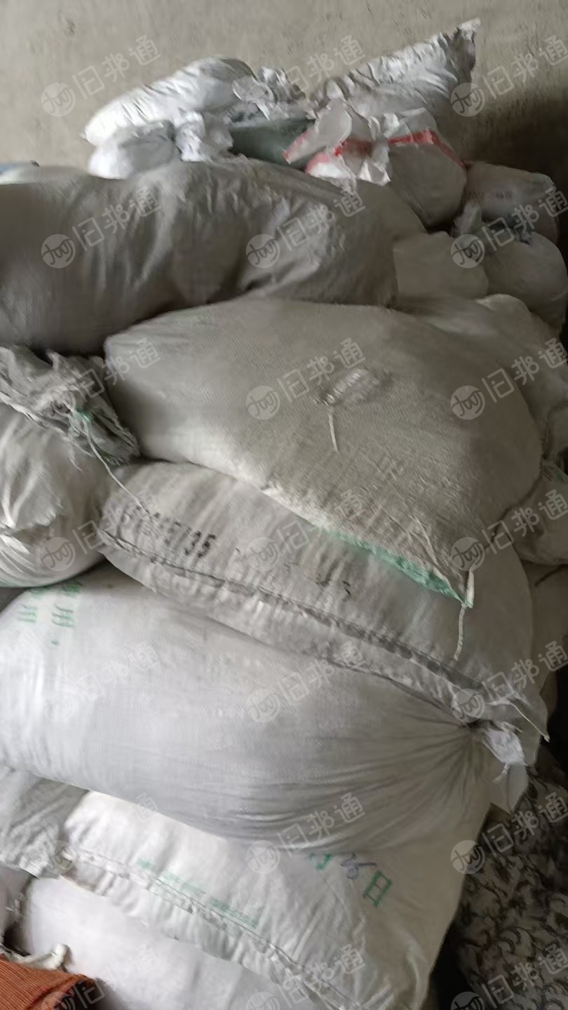 长期出售白色纯尼龙废布，锦纶废布，白烟布，造粒用，月供十几吨，货在山东泰安