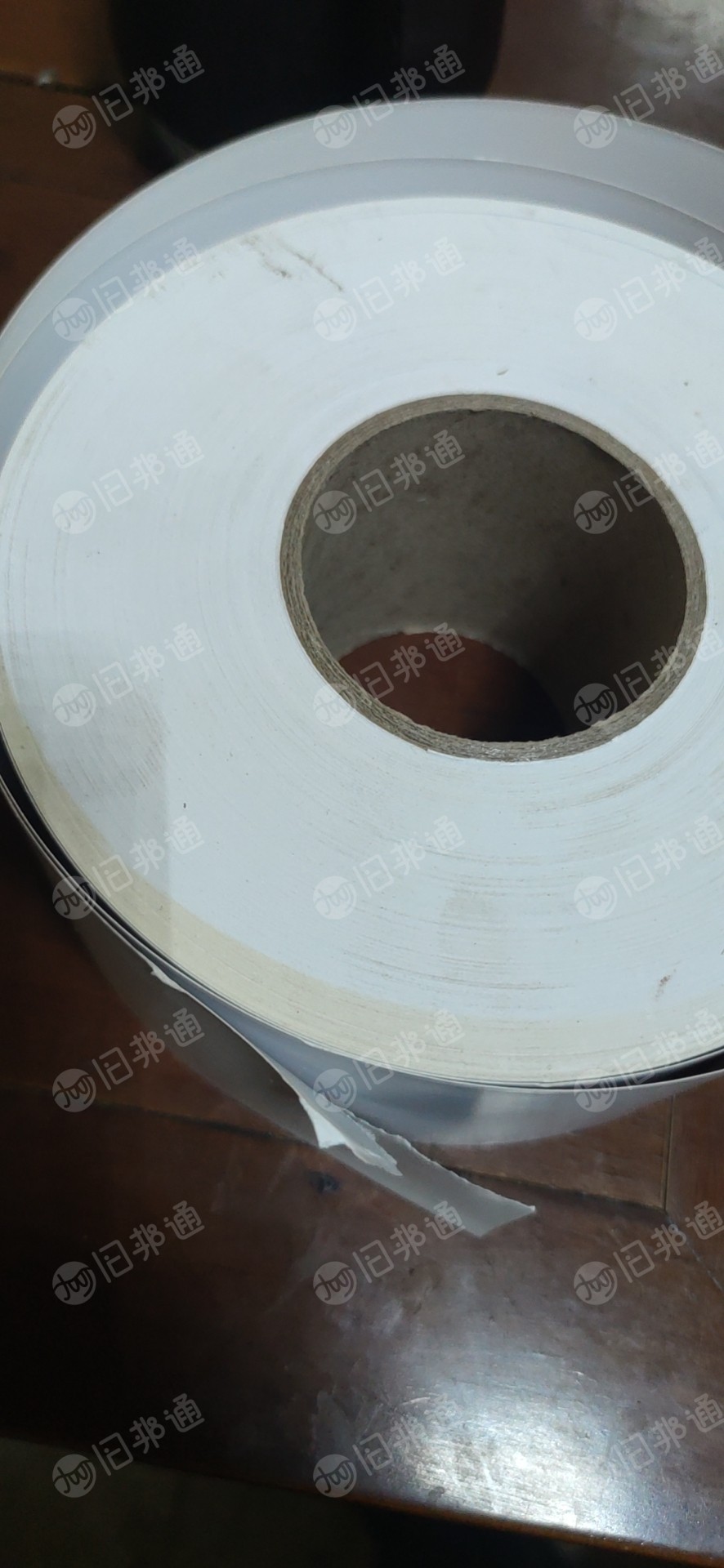 出售无膜白卡纸边角料，也有卷筒带纸芯的白卡