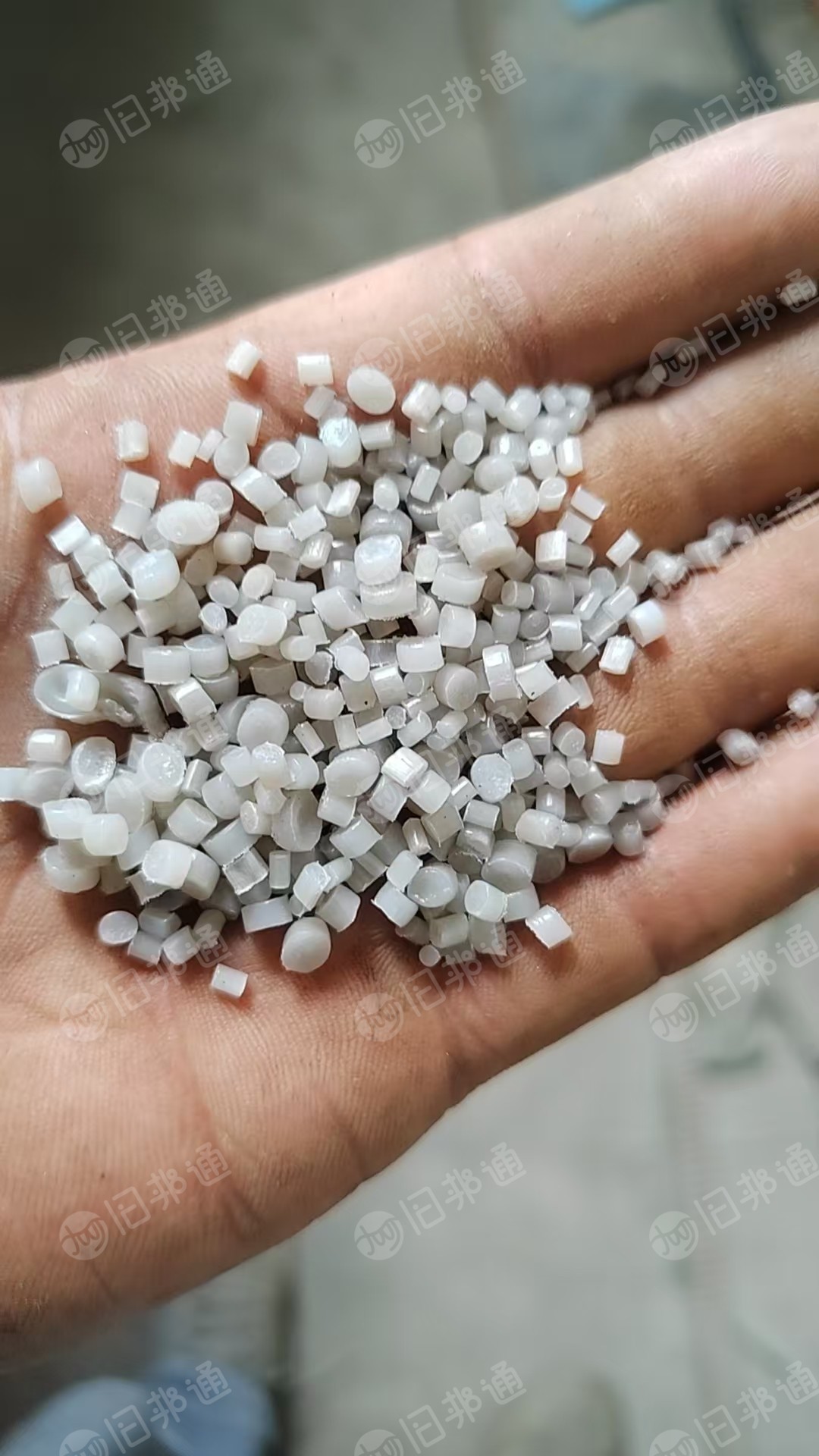 出售EPE珍珠棉颗粒，白色红色黑色都有，过2张100目2张60目