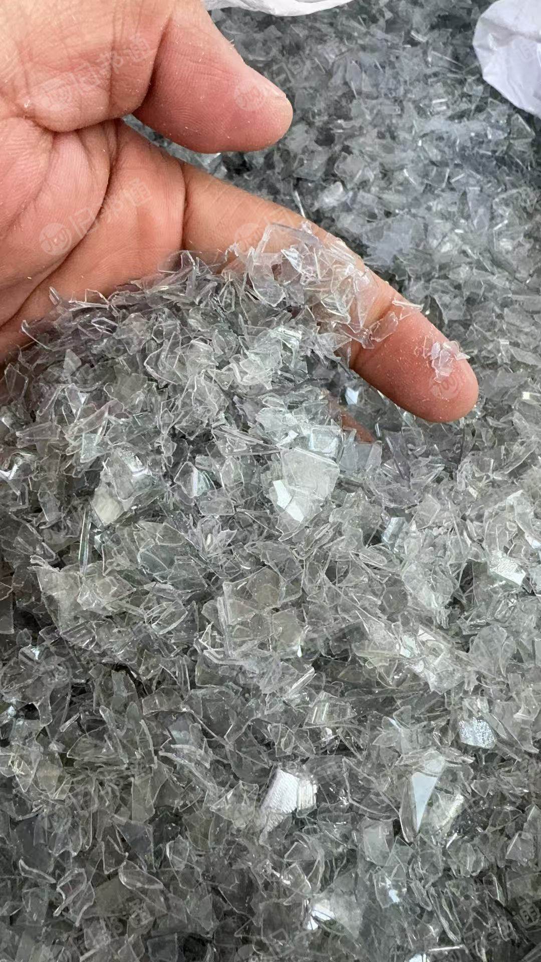 出售PET吸塑盒破碎料，A级B级都有，现货几百吨