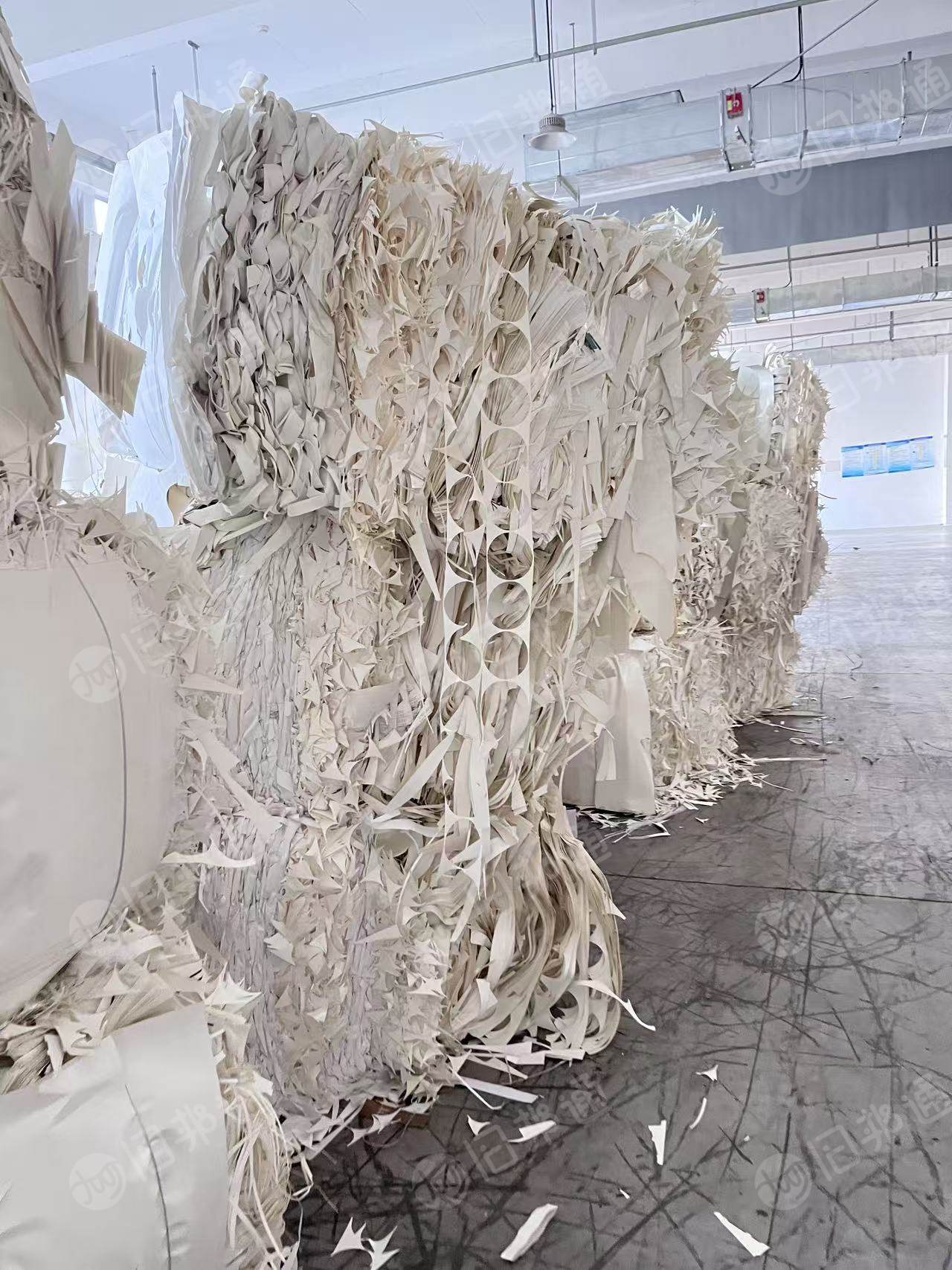 长期出售小花口杯纸、本色口杯纸边角料压块