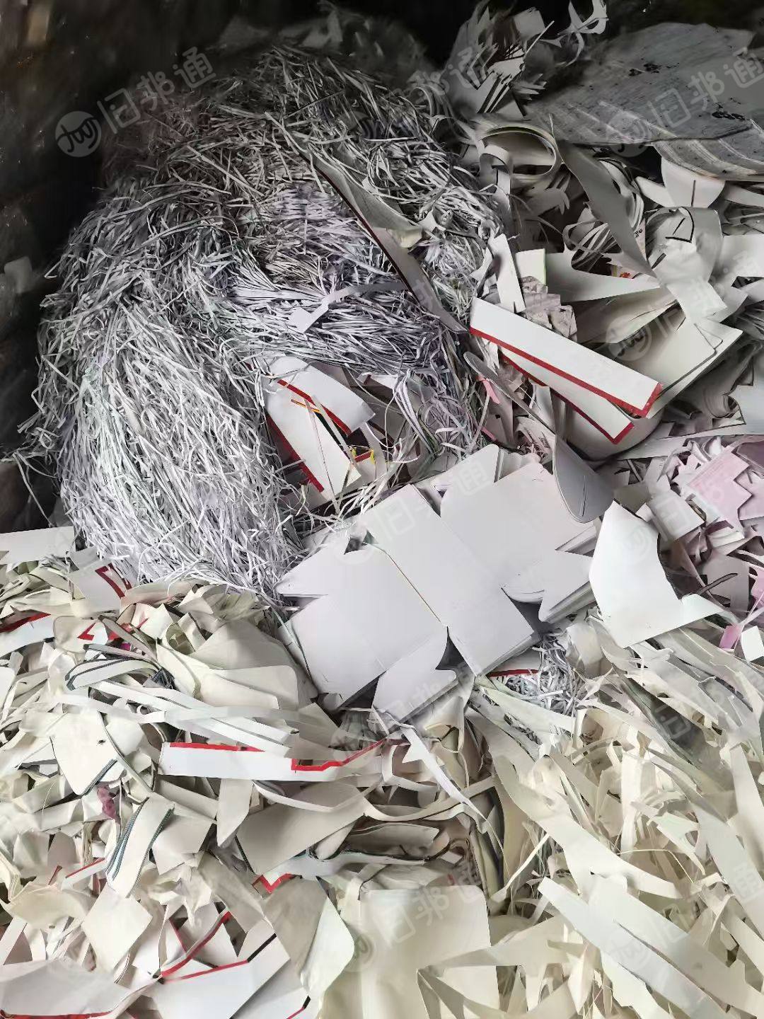 出售卡纸边料，灰卡，白卡，杂卡，薄灰