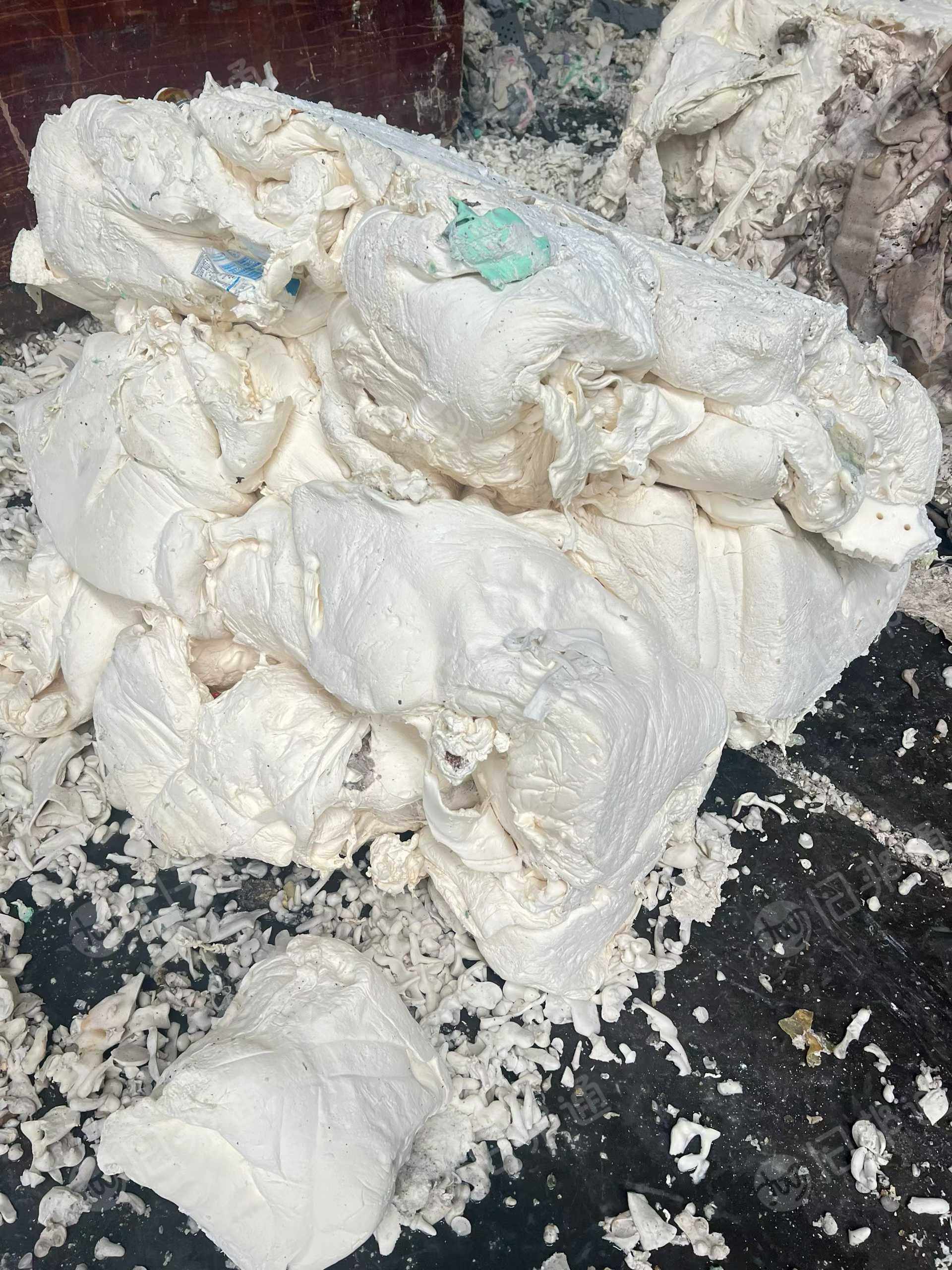 长期出售乳胶枕头粉碎料，乳胶丝，乳胶四方，六角填充材料，记忆棉填充材料