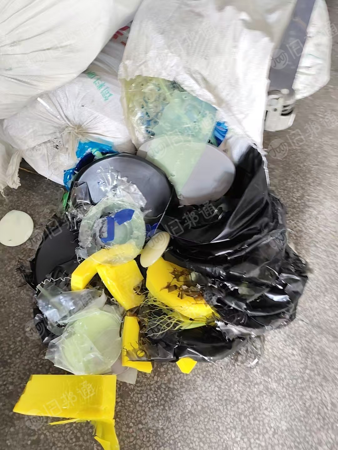 出售PU废料，密封圈和包胶厂下来的，月供70吨