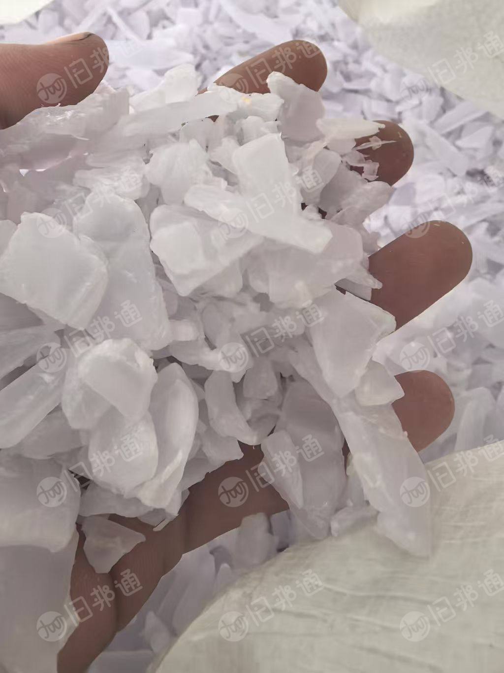 出售PC颗粒，乳白的，溶脂7个，长期有货。还有色透，透明的