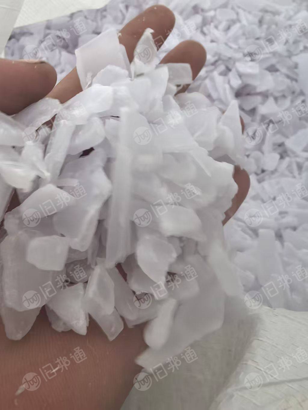 出售PC颗粒，乳白的，溶脂7个，长期有货。还有色透，透明的